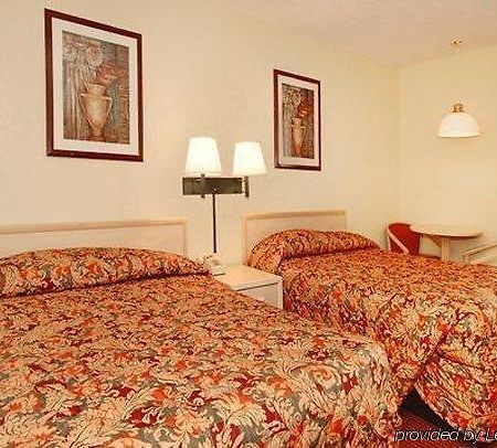 Econo Lodge Mobile Quarto foto